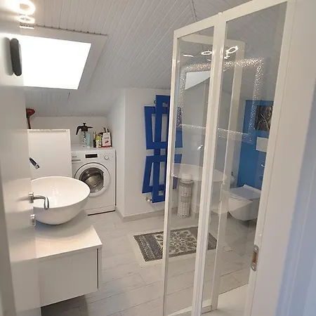 Light Blu House דירה