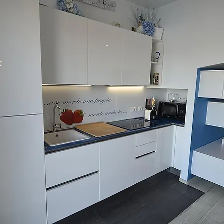 Light Blu House דירה *