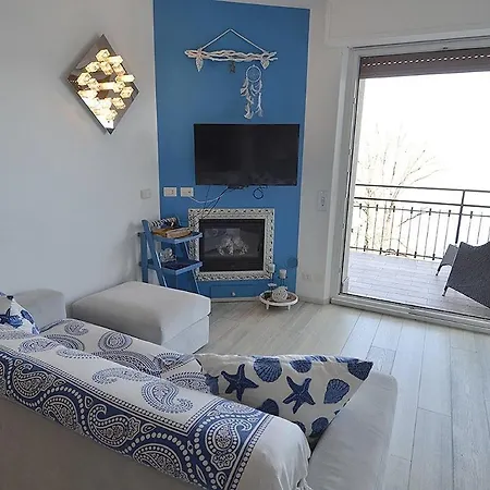 Light Blu House דירה *