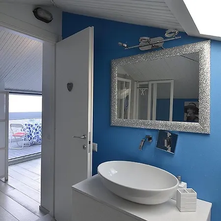 Light Blu House דירה