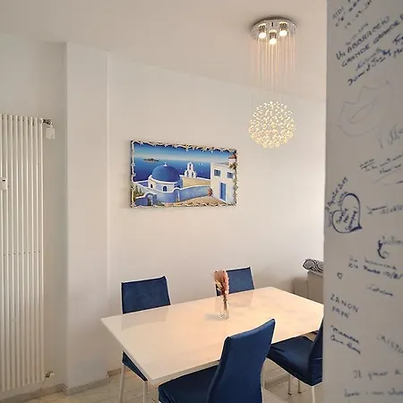 Light Blu House דירה